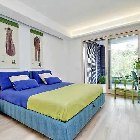 Green Terraced Apartment. 3 Stops From Colosseum * Rome