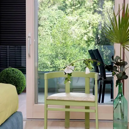 アパート Green Terraced Apartment. 3 Stops From Colosseum *