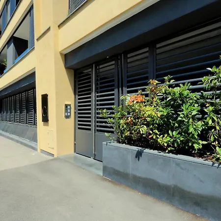 Green Terraced Apartment. 3 Stops From Colosseum アパート *